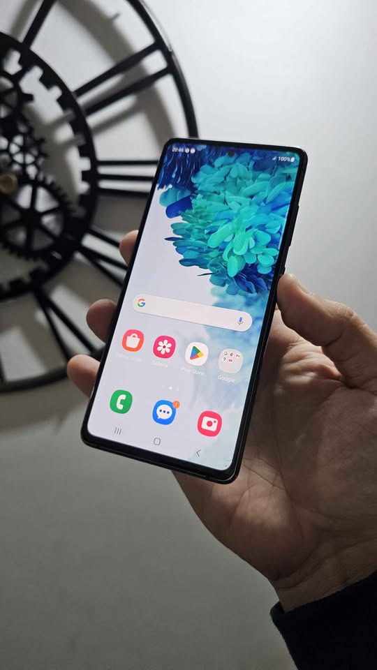 Vendo Samsung S20FE 5G libre 128gb 6ram NFC , MINIMO DETALLE VIDRIO , NP PERMUTO