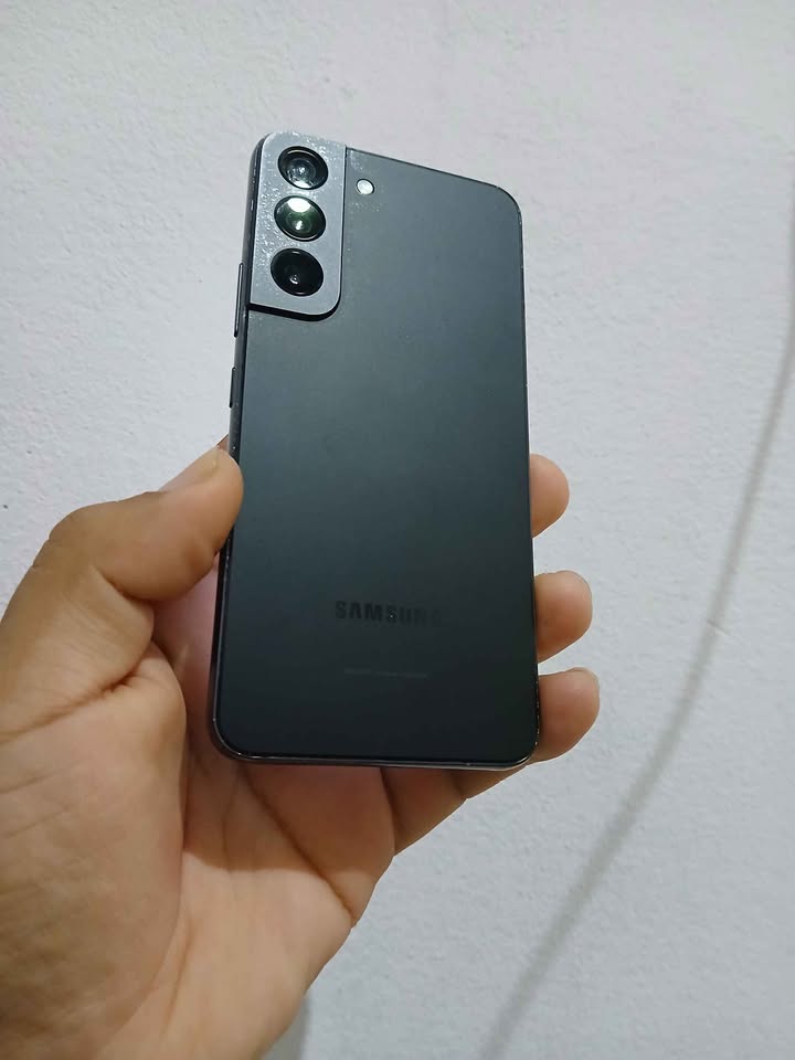 S22 impecable libre por esim para cualquier compania!!💥