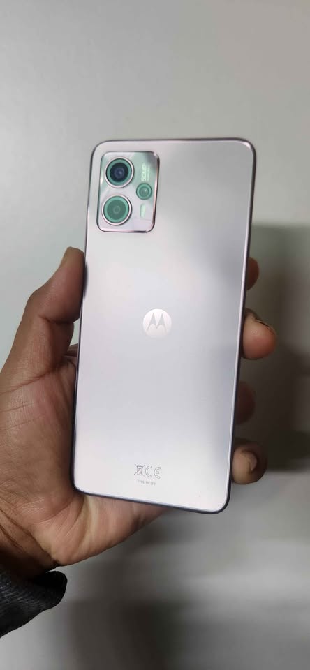 Moto g13 impecable libre de fabrica💥