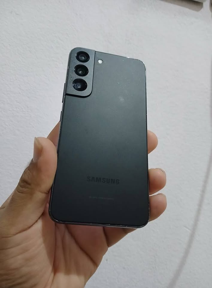 Se va el s22 funciona con Esim (Chip virtual) Impecable