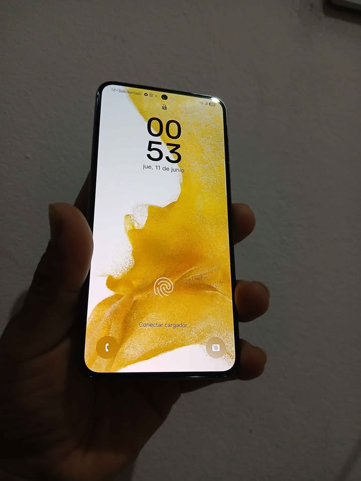 S22 impecable libre por esim para cualquier compania!!💥