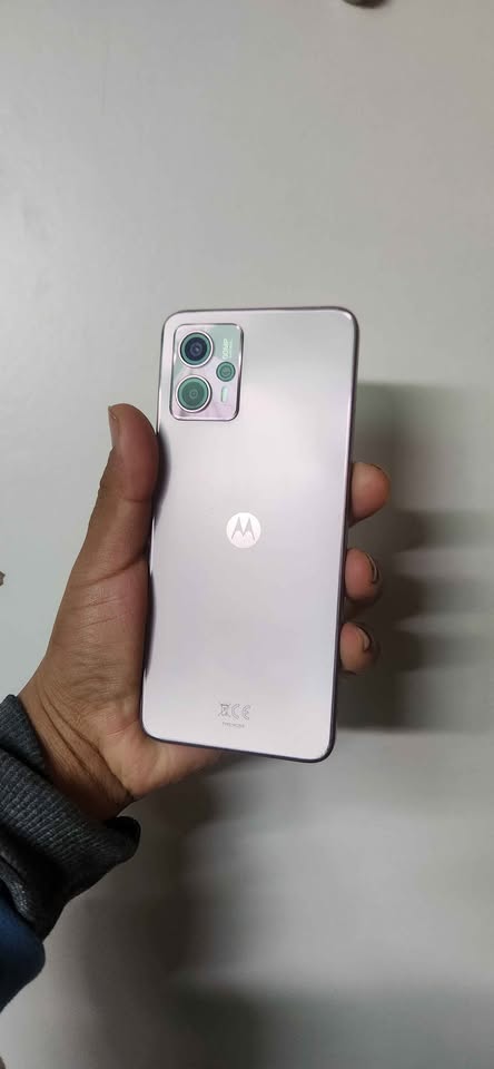 Moto g13 impecable libre de fabrica💥