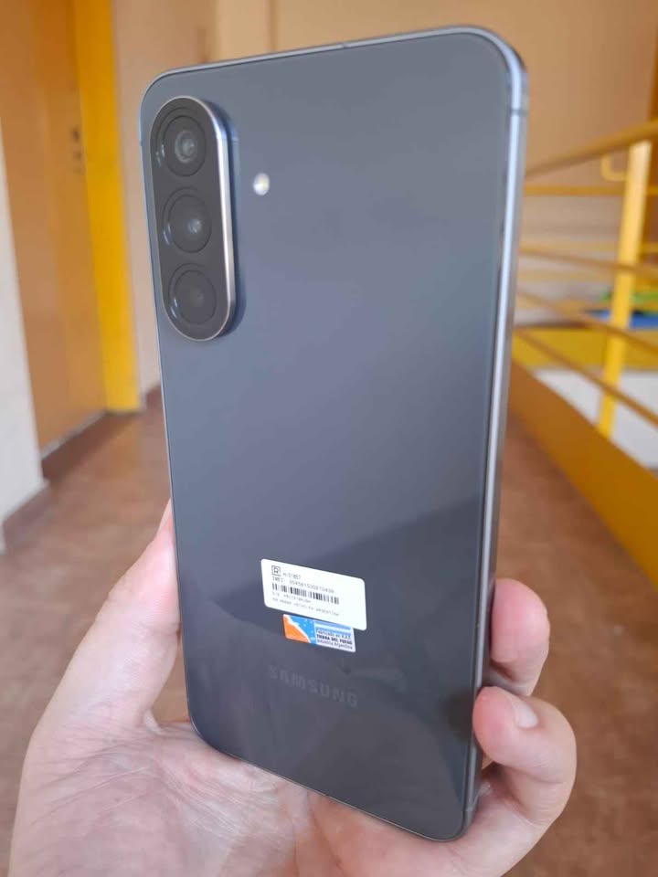 Samsung A56 5G A ESIM 256Gb y 8 De Ram. Excelente estado!