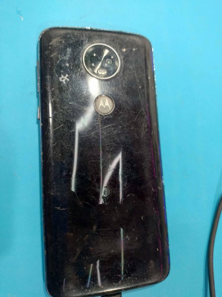 Celular básico motorola e5 plus libre impecable Ofertas barato