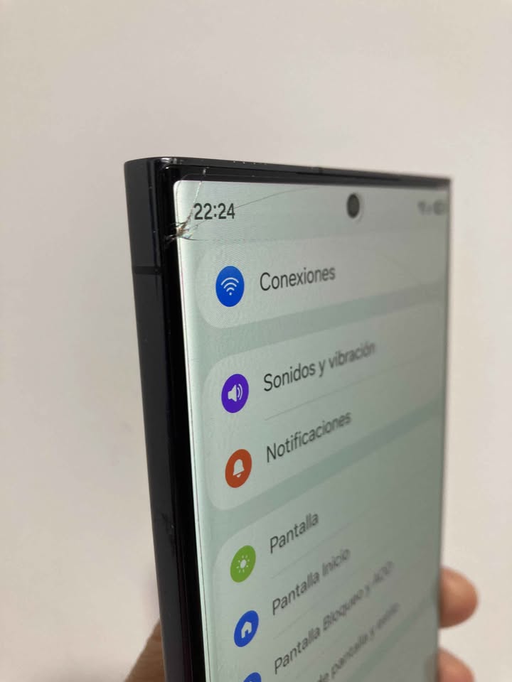 Samsung Galaxy S23 Ultra Libre de Fabrica con Detalle NO PERMUTO