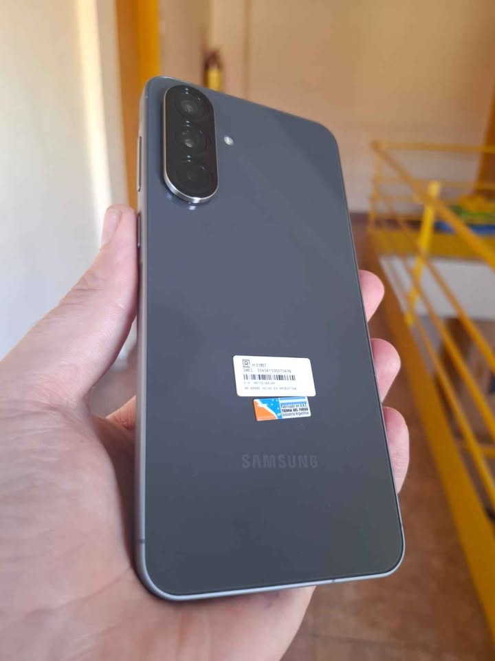 Samsung A56 5G A ESIM 256Gb y 8 De Ram. Excelente estado!