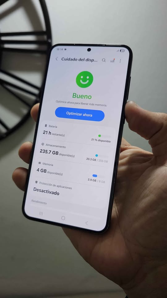 Vendo Samsung S23 plus libre 256gb 8ram , DETALLE TAPA , NO PERMUTO