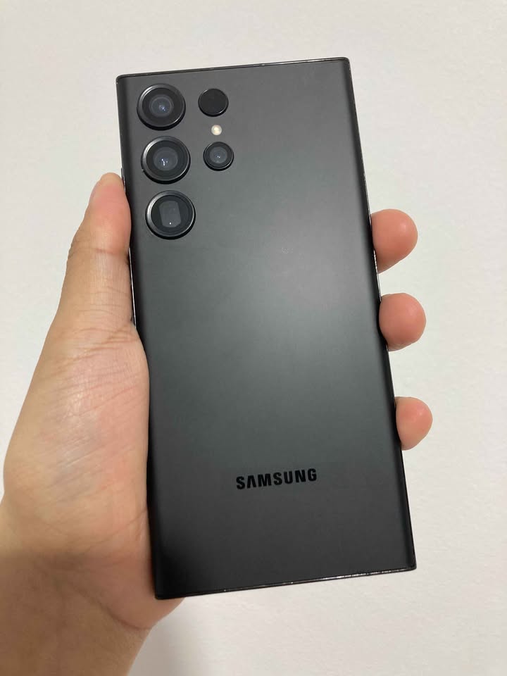 Samsung Galaxy S23 Ultra Libre de Fabrica con Detalle NO PERMUTO