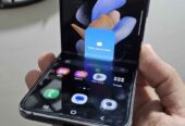 Vendo Samsung Z flip 4 libre 128gb 8ram DETALLE ESTETICO , NO PERMUTO