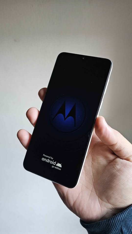 Vendo Motorola E13 libre 64gb , IMPECABLE , NO PERMUTO