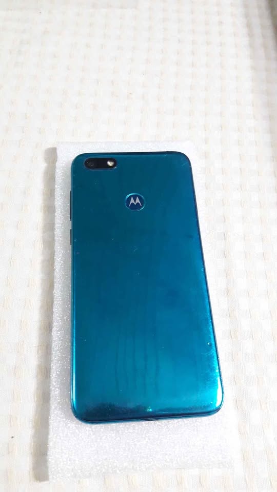 Moto e6 play restaurado (leer descripción)