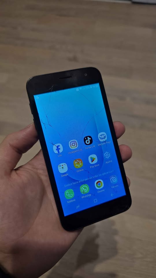 SAMSUNG GALAXY J2 CORE LIBRE 16GB ANDROID 8 GO ASTILLADO