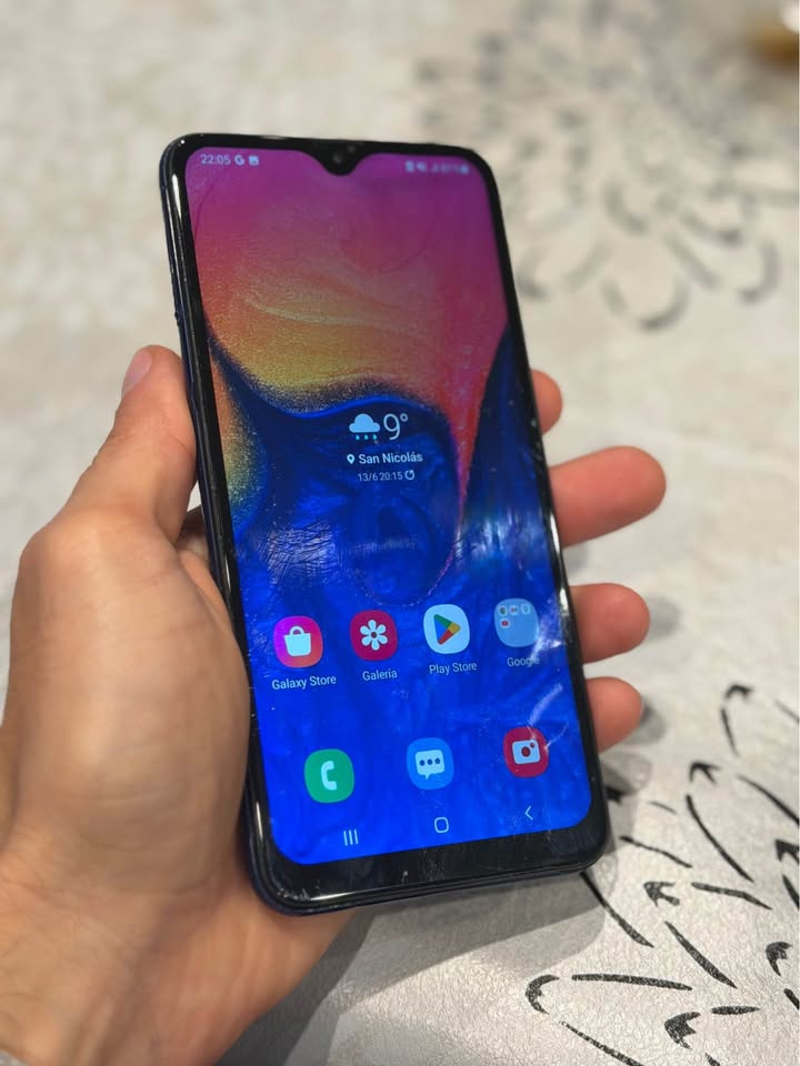 Samsung a10📲 Libre 📶 Sin detalles Capital