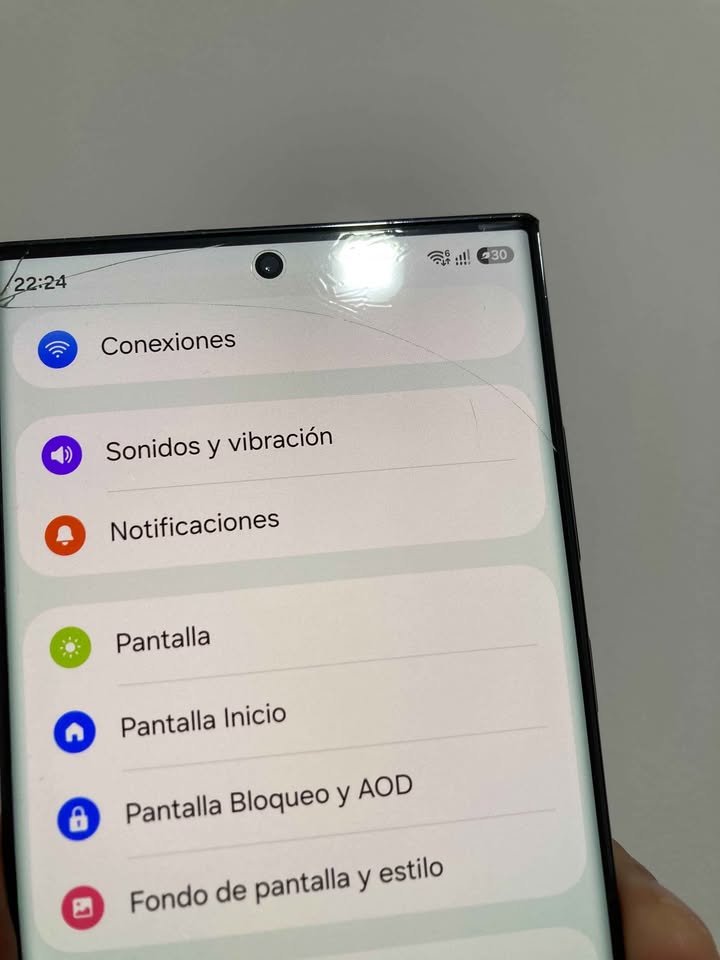Samsung Galaxy S23 Ultra Libre de Fabrica con Detalle NO PERMUTO
