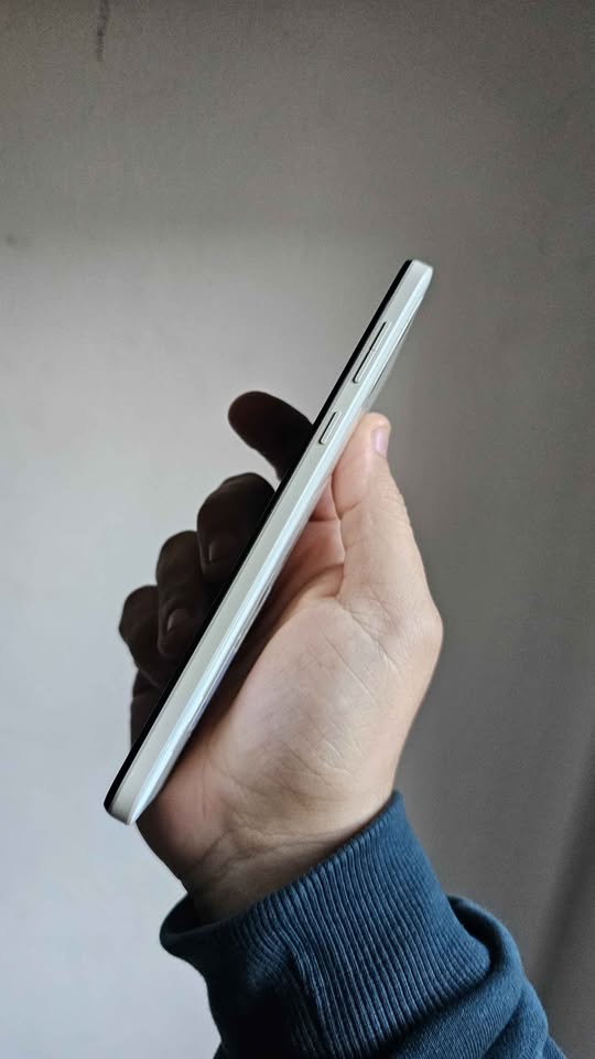 Vendo Motorola E13 libre 64gb , IMPECABLE , NO PERMUTO