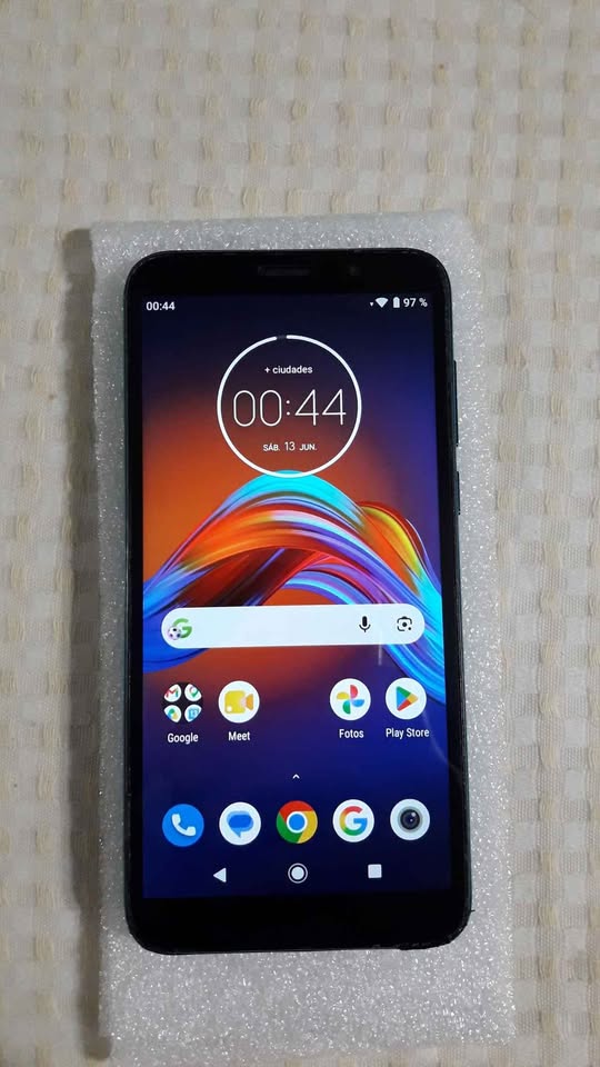 Moto e6 play restaurado (leer descripción)