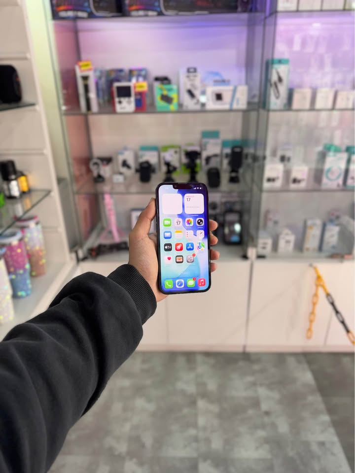 iPhone 13