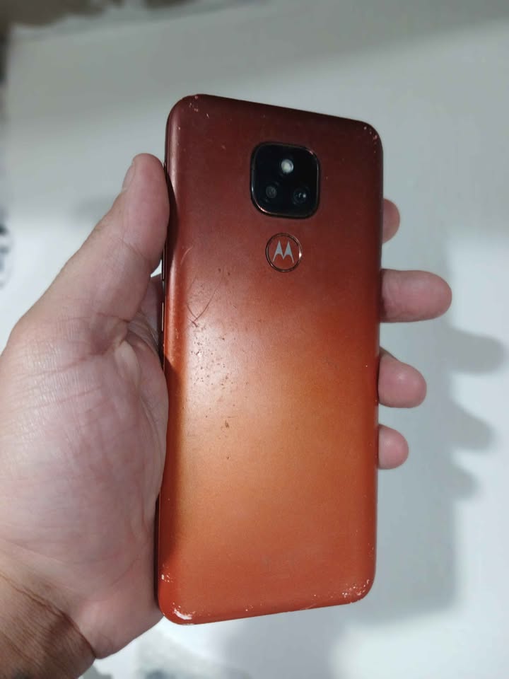 Motorola e7 plus 📱 De 64 GB 👌 libre ! Soy de paternal 🖐️