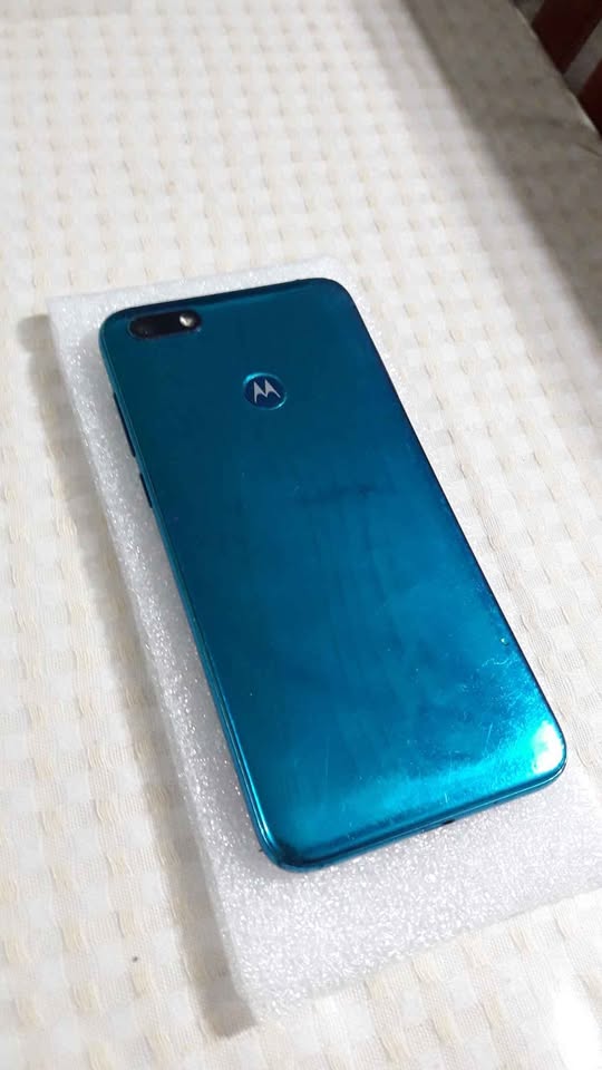 Moto e6 play restaurado (leer descripción)