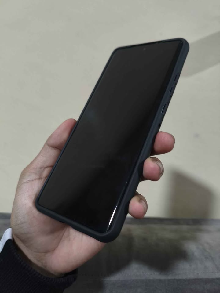 Motorola edge 50 pro e-sim