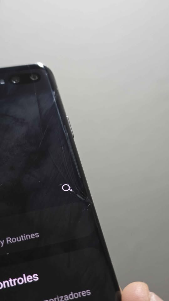 Vendo Samsung S10 PLUS libre 128gb 8ram , MINIMO DETALLE VIDRIO , NO PERMUTO