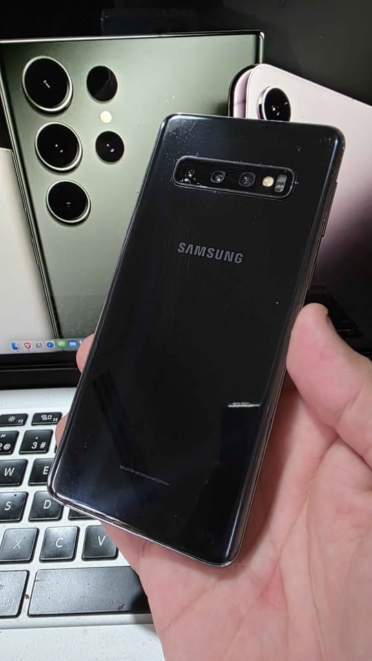 Vendo Samsung S10 libre 128gb 8ram , IMPECABLE , NO PERMUTO