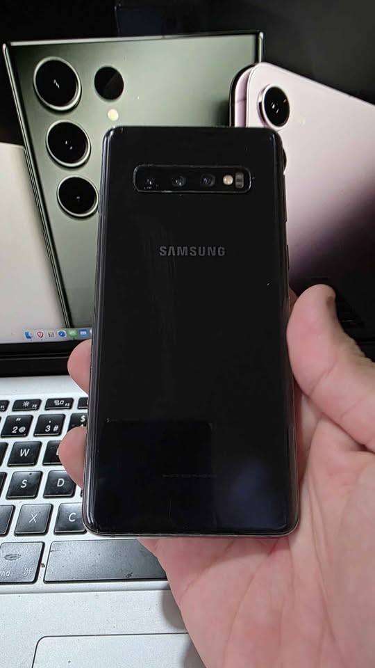Vendo Samsung S10 libre 128gb 8ram , IMPECABLE , NO PERMUTO