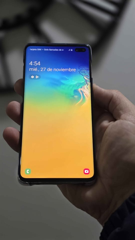 Vendo Samsung S10 PLUS LIBRE 128GB 8RAM IMPECABLE , NO PERMUTO .