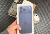 Vendo iPhone 17 pro Max , 256 GB color blue night .( acepto permuta )