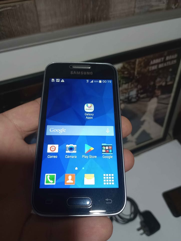 Samsung Galaxy ace4 SIN WSP 4GB $35000 llamada/ sms/ internet retira x villa Ballester