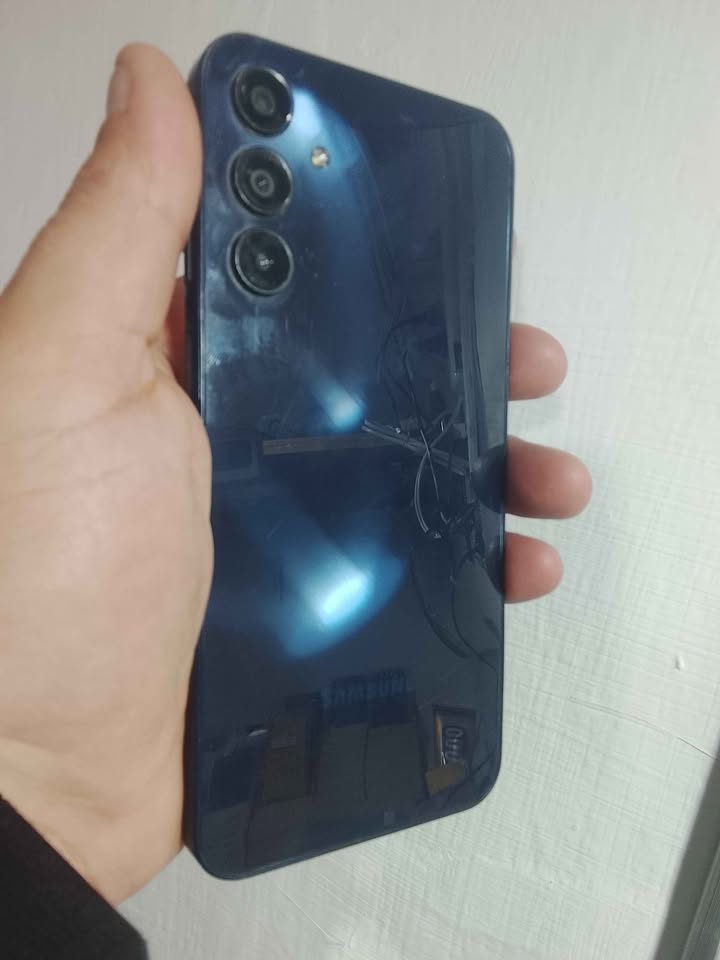 📱 Samsung Galaxy A15 ✅ Memoria: 128 GB ✅ Libre de fábrica 📍 Retiro por CABA