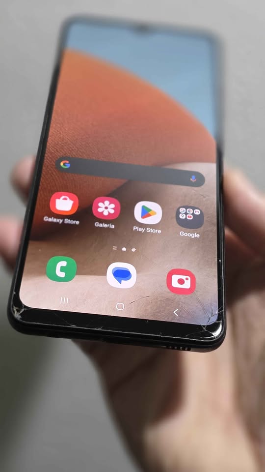 Vendo Samsung A32 libre 128gb 4ram NFC MINIMO DETALLE VIDRIO , NO PERMUTO