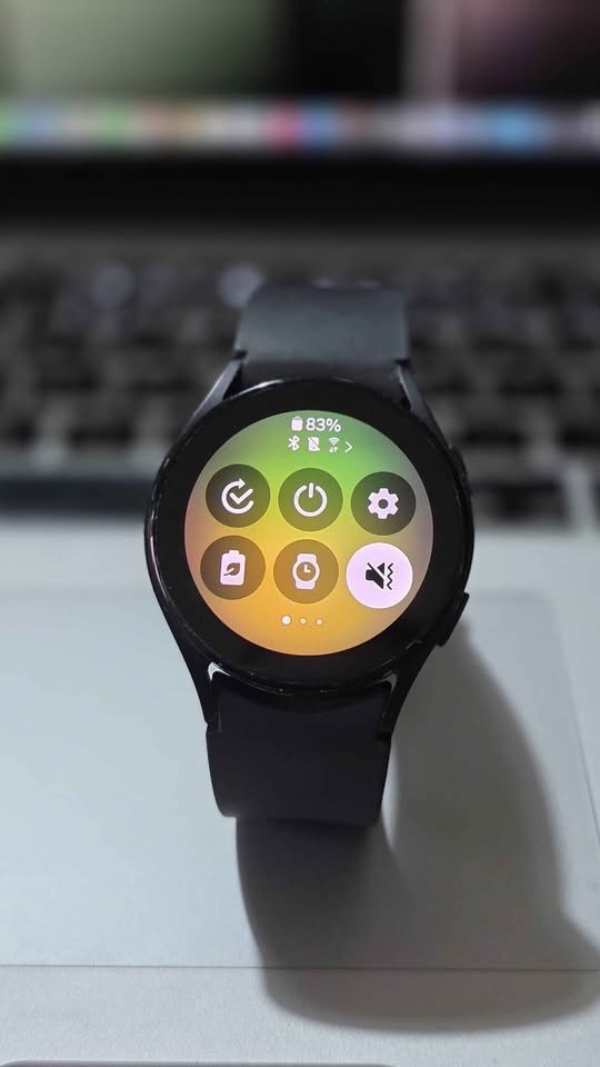 Vendo Samsung watch 5 40mm 16gb , IMPECABLE , NO PERMUTO
