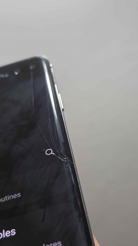 Vendo Samsung S10 PLUS libre 128gb 8ram , MINIMO DETALLE VIDRIO , NO PERMUTO