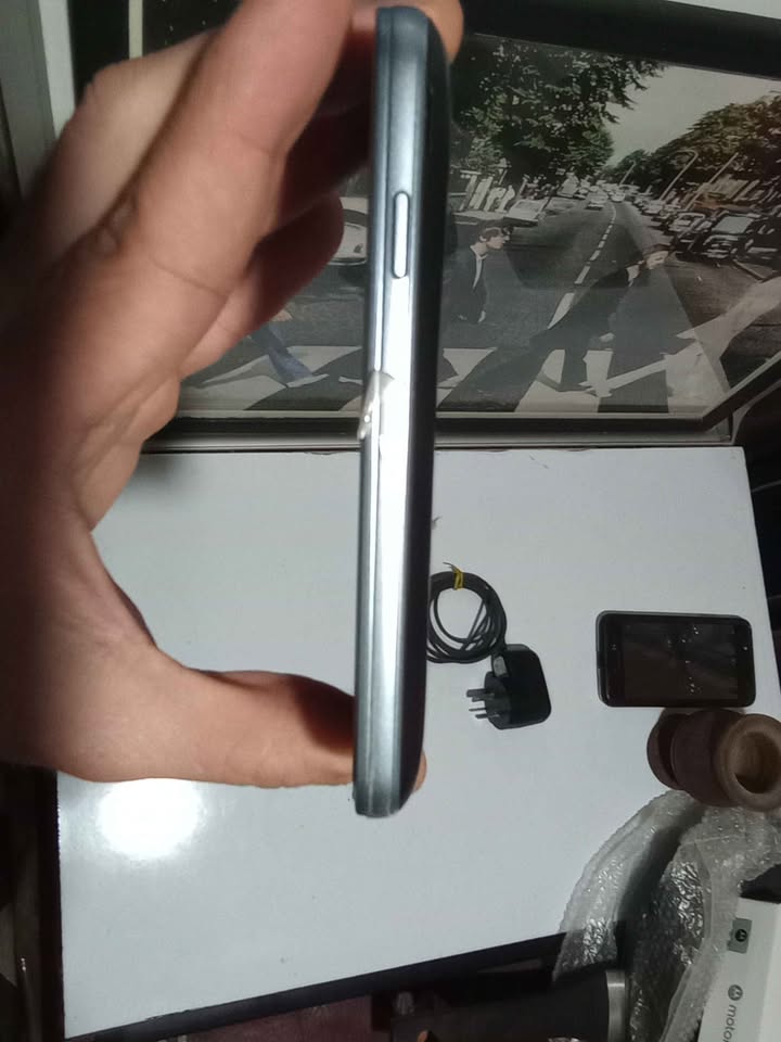 Samsung Galaxy ace4 SIN WSP 4GB $35000 llamada/ sms/ internet retira x villa Ballester