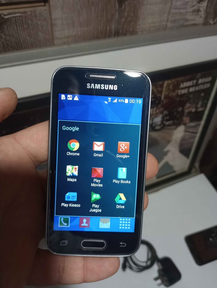 Samsung Galaxy ace4 SIN WSP 4GB $35000 llamada/ sms/ internet retira x villa Ballester