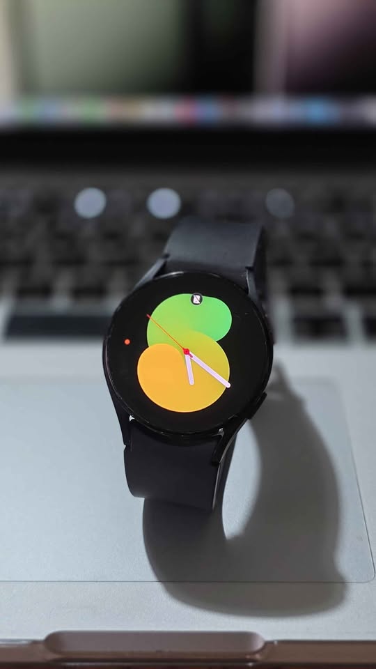 Vendo Samsung watch 5 40mm 16gb , IMPECABLE , NO PERMUTO
