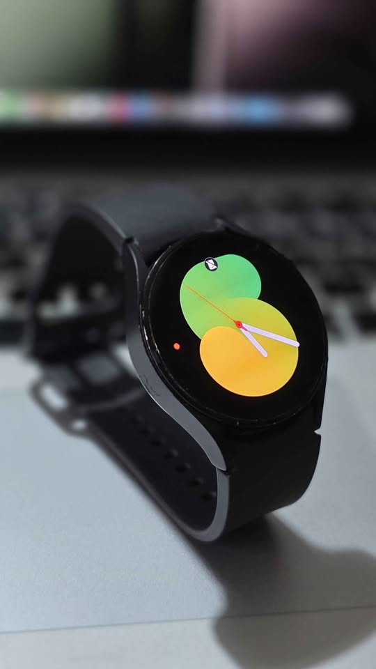 Vendo Samsung watch 5 40mm 16gb , IMPECABLE , NO PERMUTO