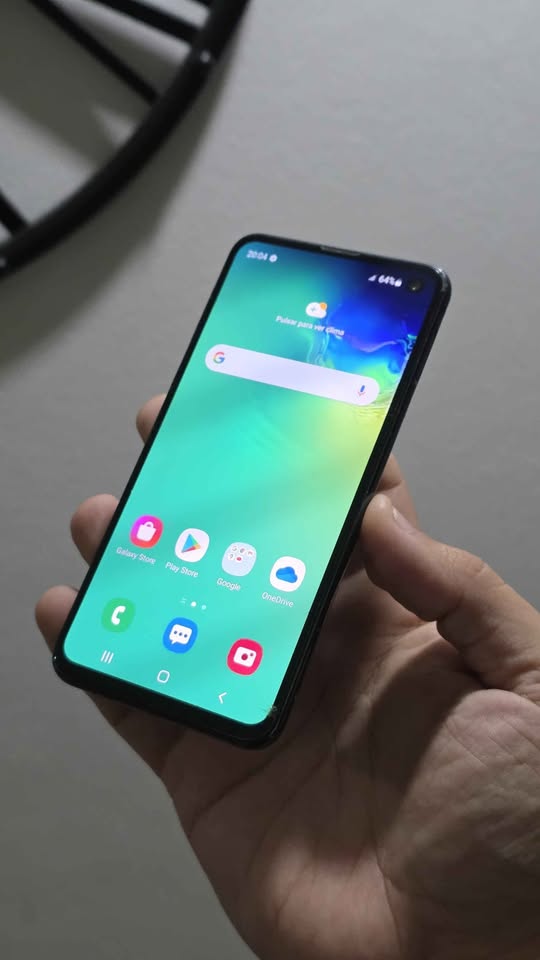 Vendo Samsung S10E libre 128gb 6ram nfc MINIMO DETALLE VIDRIO Y TAPA , NO PERMUTO