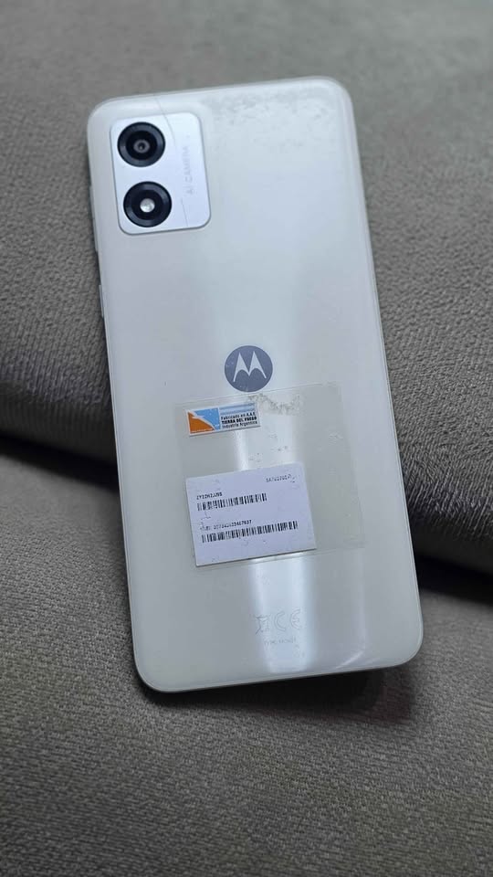 Vendo Motorola E13 libre 64gb , IMPECABLE , NO PERMUTO