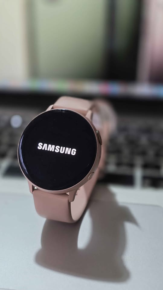 Vendo Samsung watch active 2 4gb , IMPECABLE , NO PERMUTO