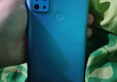 VENDO MOTOROLA G20 90HZ , 128GB , 73 MIL CON CARGADOR Y FUNDA