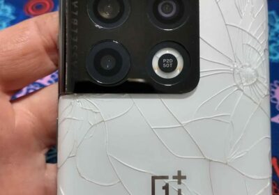 Oneplus 10 pro vendo o permuto solo detalle tapa trasera después todo bien