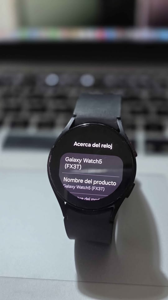 Vendo Samsung watch 5 40mm 16gb , IMPECABLE , NO PERMUTO