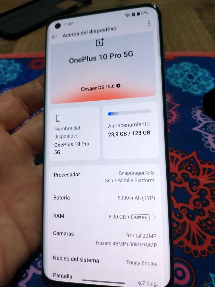Oneplus 10 pro vendo o permuto solo detalle tapa trasera después todo bien