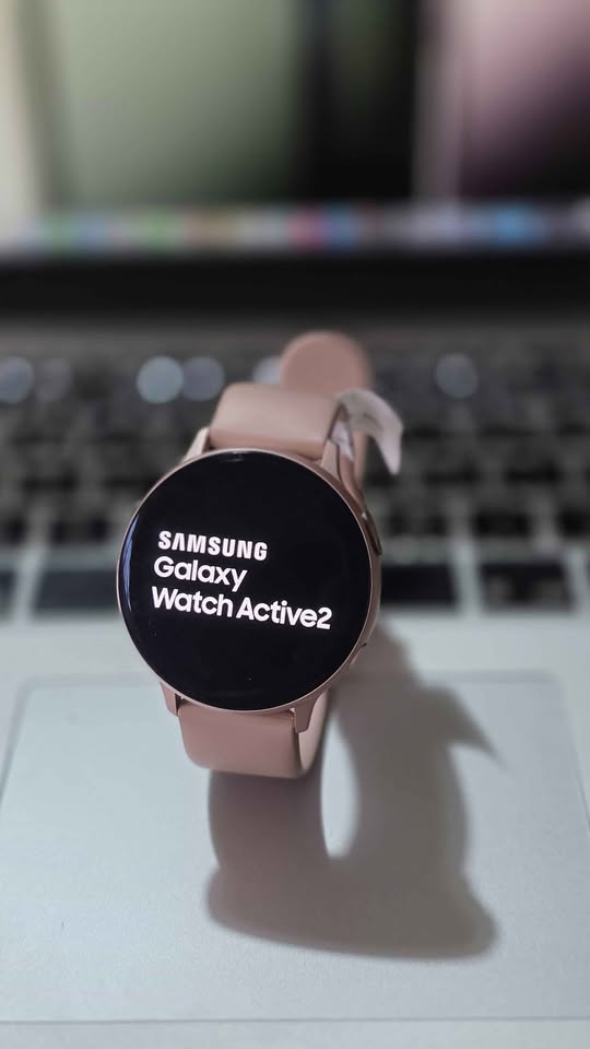 Vendo Samsung watch active 2 4gb , IMPECABLE , NO PERMUTO