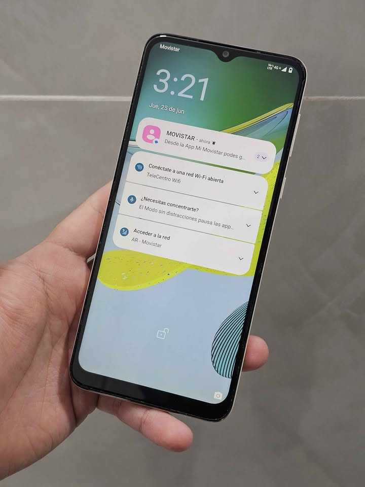 Motorola E13, Libre De Fabrica, 64gb/2gb de ram. Detalle no funciona cámara trasera.