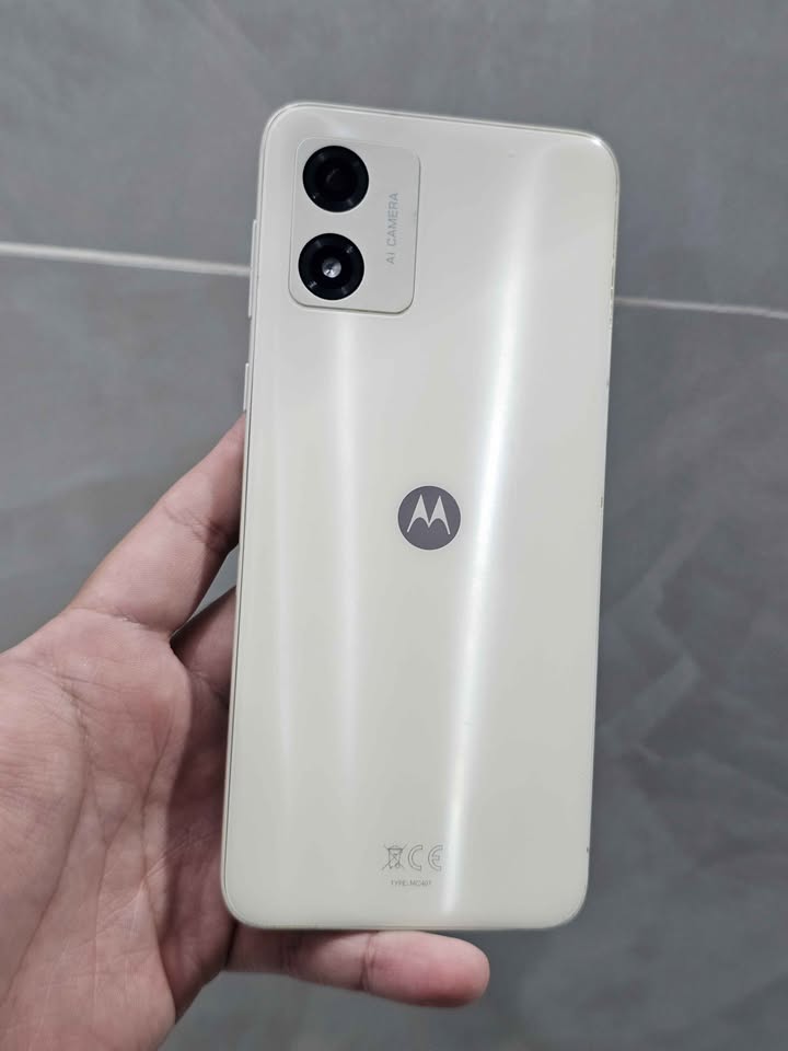 Motorola E13, Libre De Fabrica, 64gb/2gb de ram. Detalle no funciona cámara trasera.