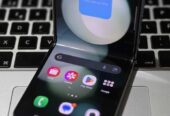 Vendo Samsung Z flip 5 libre 256gb 8ram DETALLE MANCHITA PIXEL , NO PERMUTO