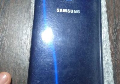 Samsung galaxy a20s libre astillado anda normal